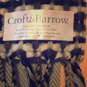 Woman’s super soft scarf